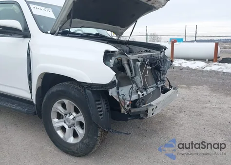 2021 Toyota 4Runner Sr5 Premium z USA, uszkodzony, nr VIN JTENU5JR9M5846944